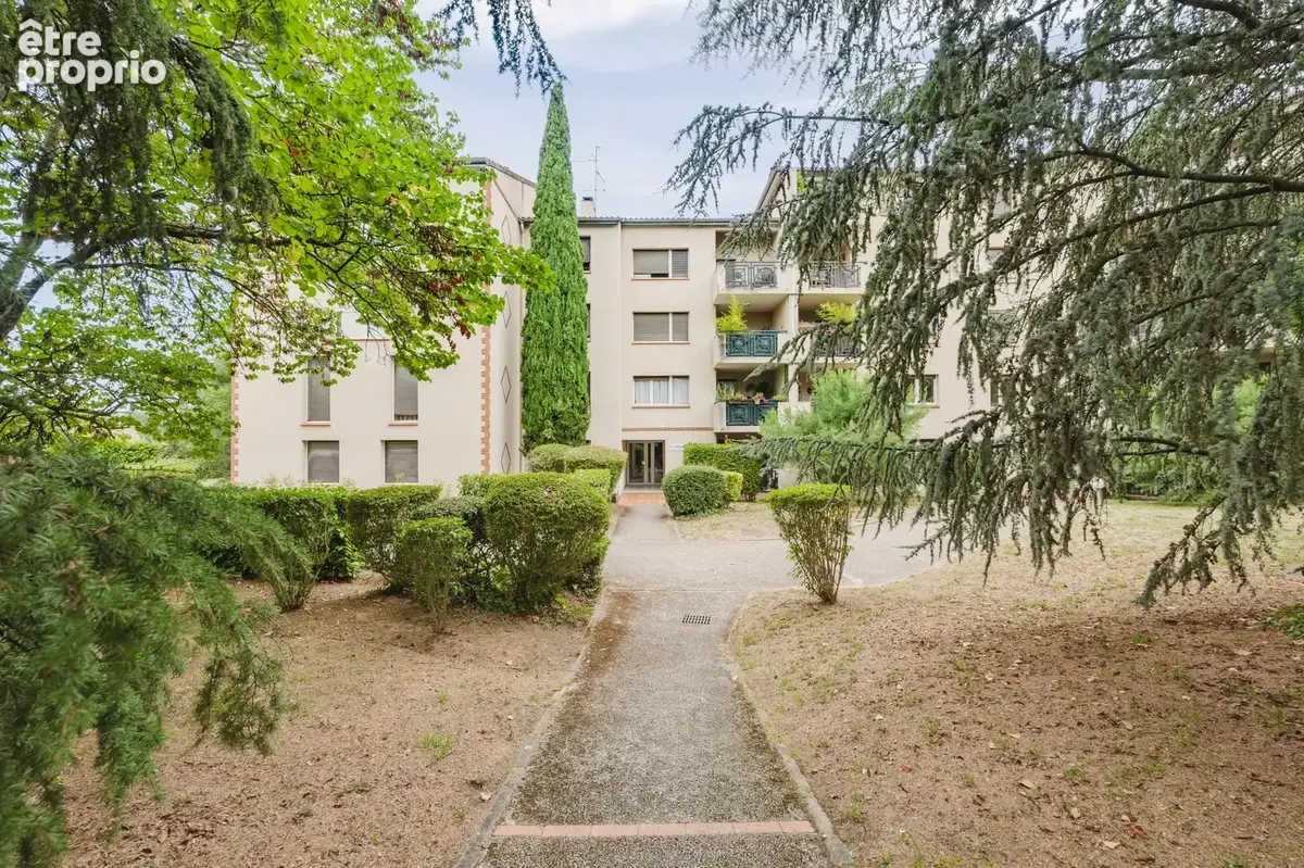Appartement T4 rénové - Résidence de standing fermée et sécurisée - photo 12