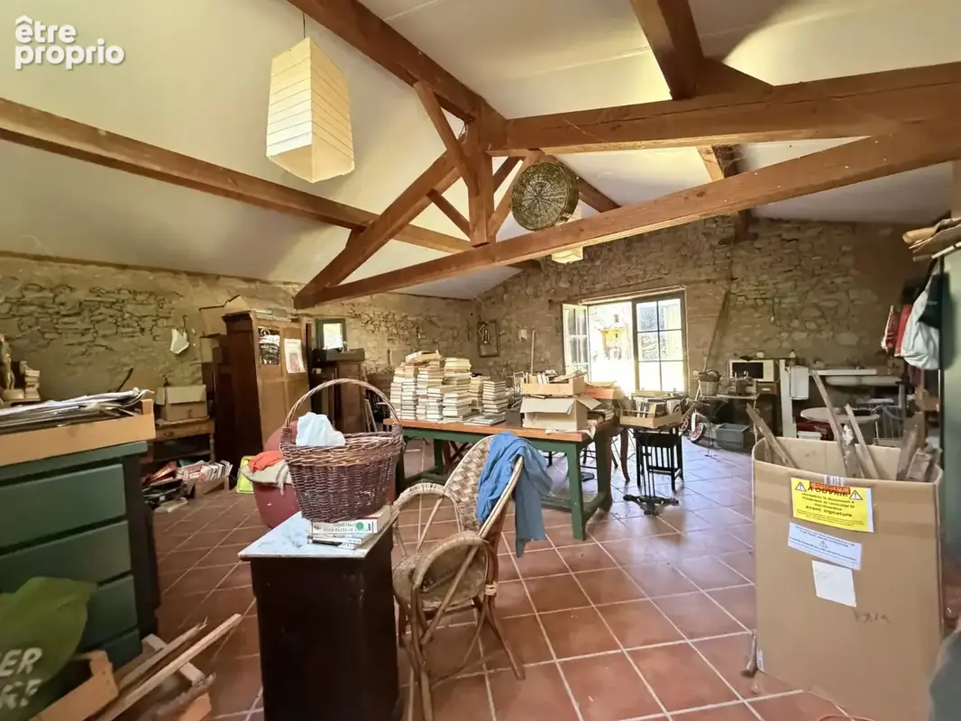 Ferme et dependances sur 5000 m² de jardin - photo 15