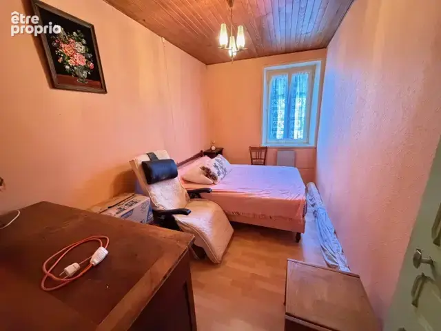 Maison à la campagne avec dépendances et grand terrain attenant - photo 12
