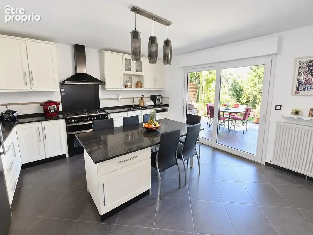 Villa T6 de 190m2 sur un terrain de 2000 m2 avec piscine interieur - photo 5
