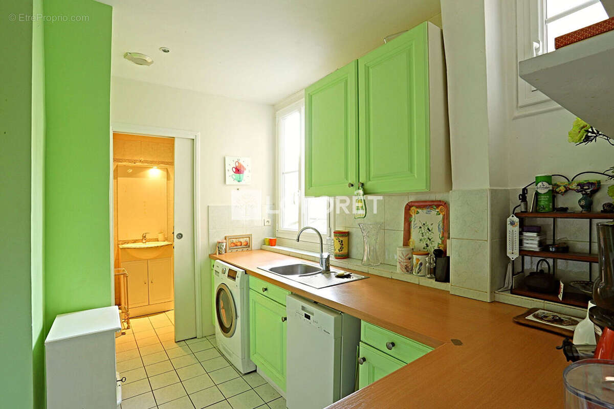Appartement à PARIS-14E