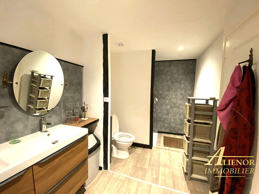 Maison à SAINT-PARDOUX-LA-RIVIERE