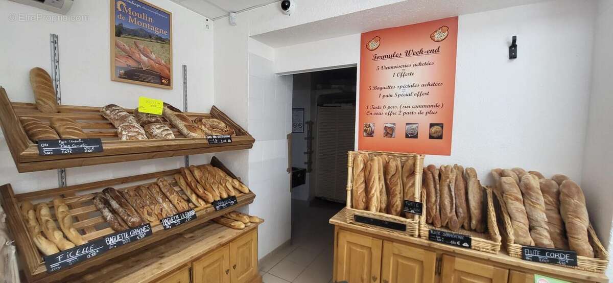 Commerce à LA TOUR-DU-PIN