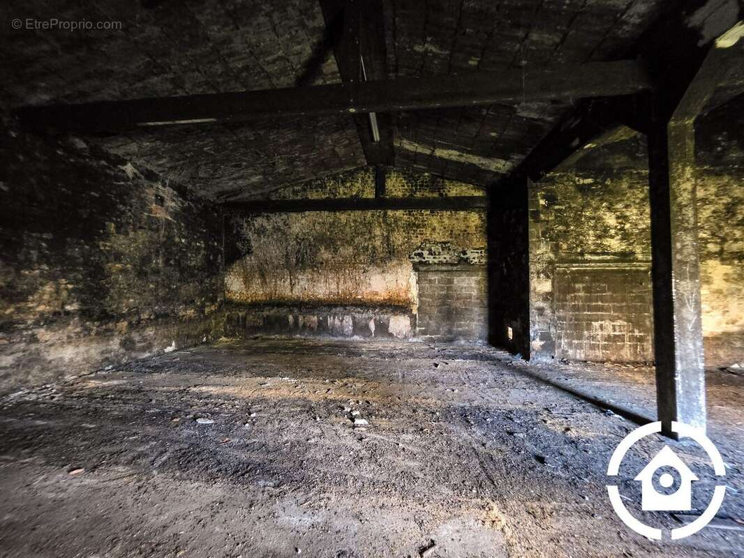 Commerce à ANGEAC-CHAMPAGNE