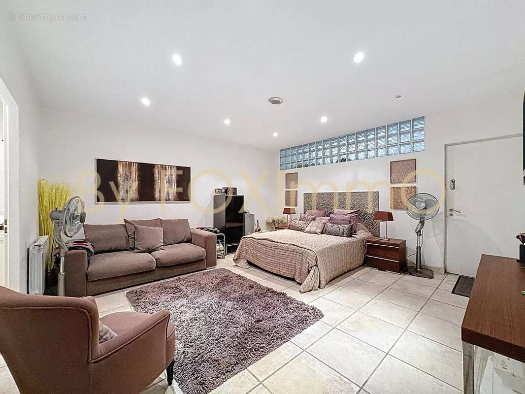 Appartement à VILLENEUVE-LOUBET