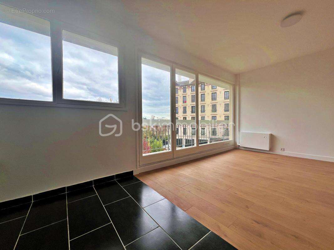 Appartement à SAINT-MAUR-DES-FOSSES