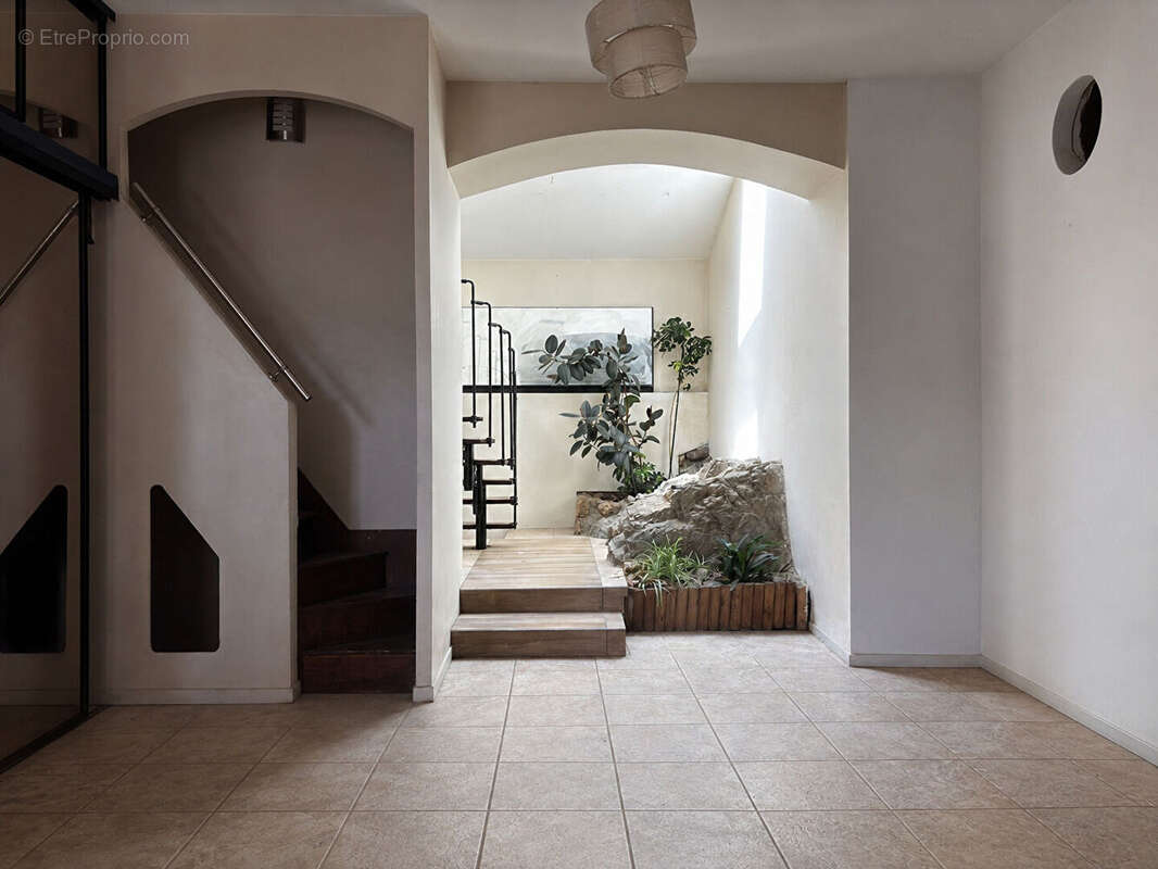 LANTIGNIE - Maison 5 pièces, 132 m², avec studio indépendant et grand terrain - photo 2