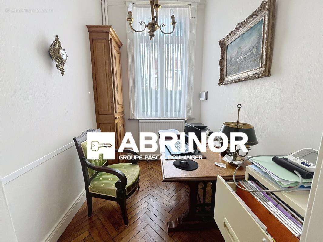 Maison ancienne de 230m² habitables, 6 chambres, grande parcelle de 1755m², garage 2 voitures - photo 6