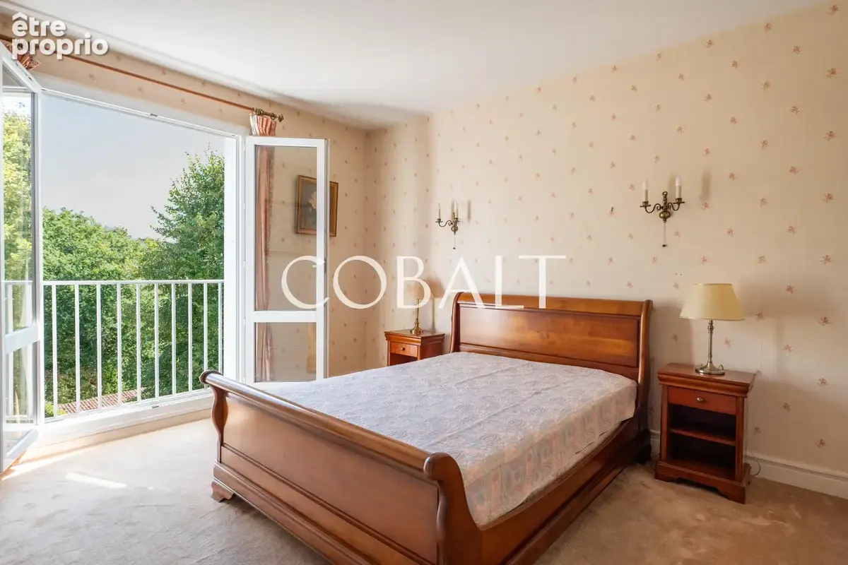 NANTES CANCLAUX   EXCLUSIVITÉ   Appartement T3 de 82 m2 en étage élevé avec balcon, grande cave de 9 m2 et par - photo 8