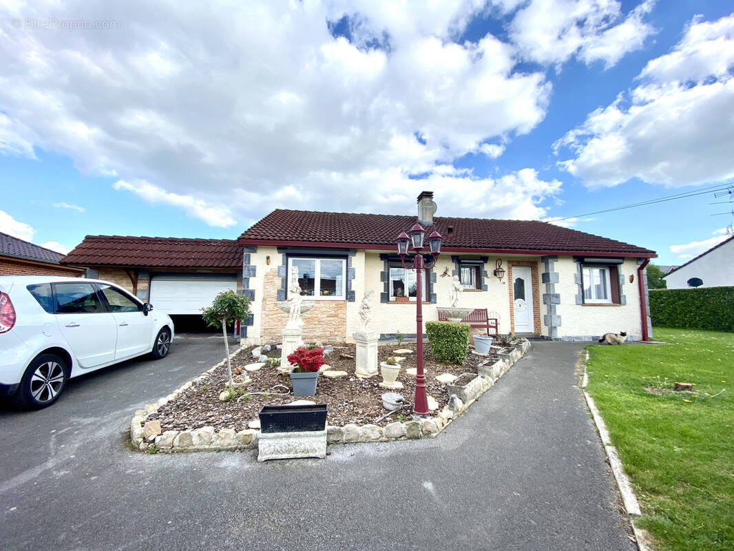 Maison à AULNOYE-AYMERIES