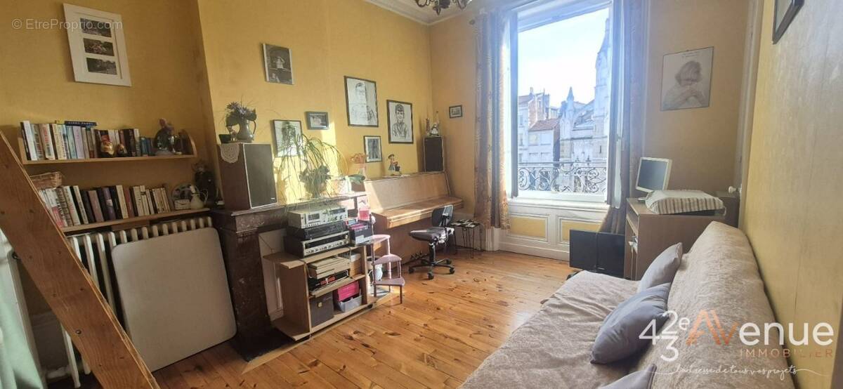Appartement à SAINT-ETIENNE