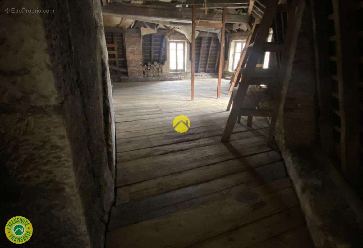 Appartement à BOURBON-L'ARCHAMBAULT