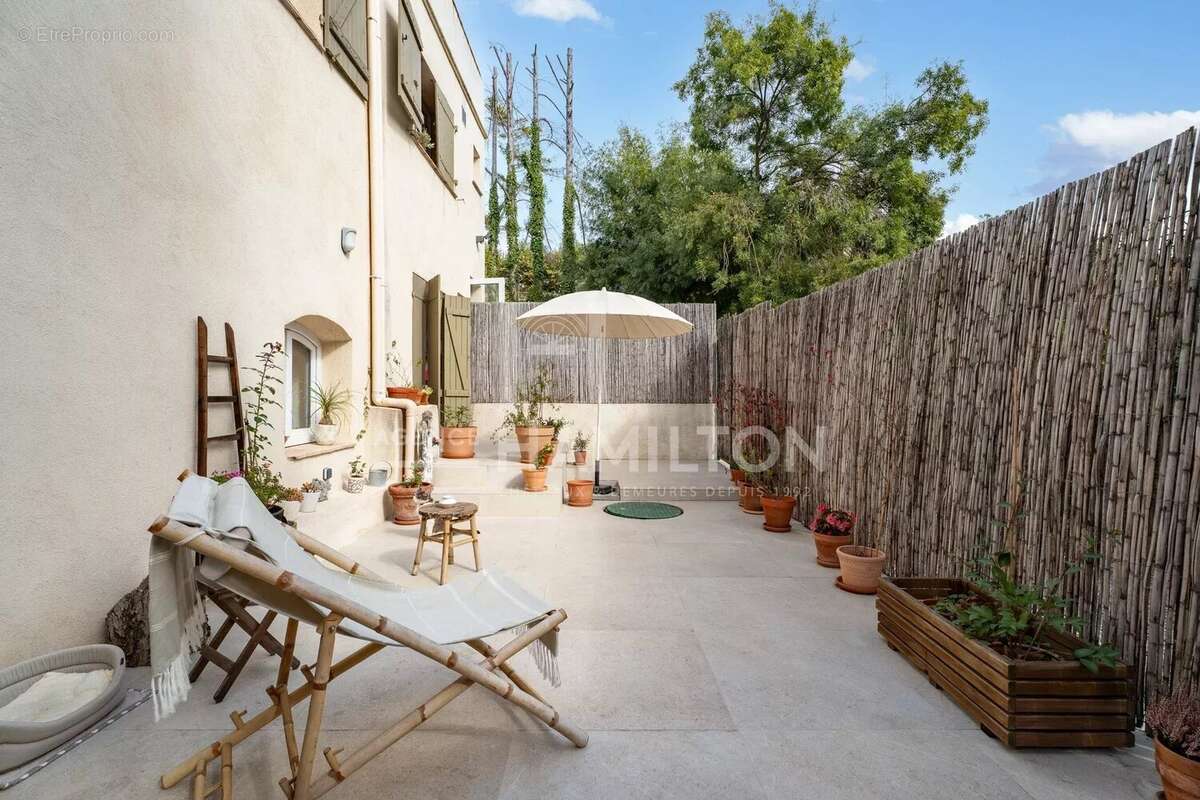 Appartement à CHATEAUNEUF-GRASSE