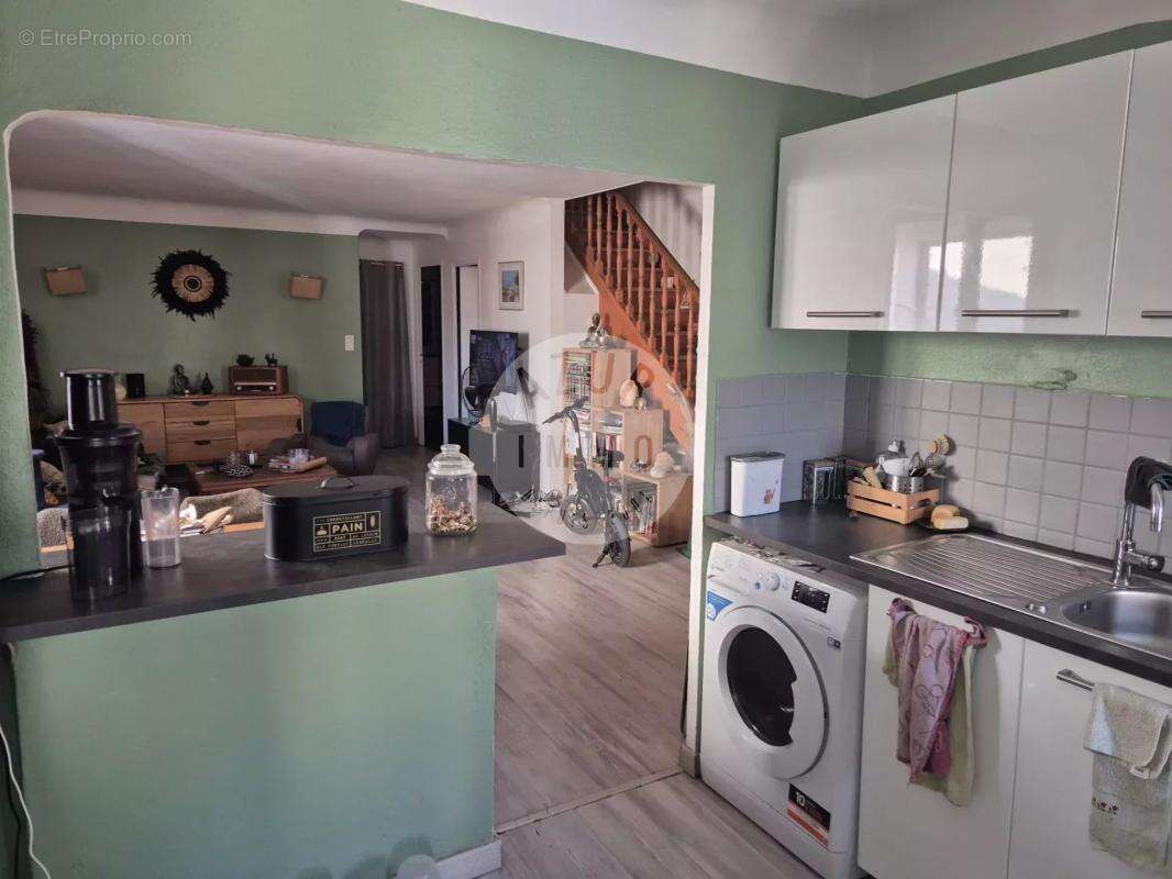 À VENDRE – Duplex de caractère au cœur du centre historique de La Ciotat - photo 5