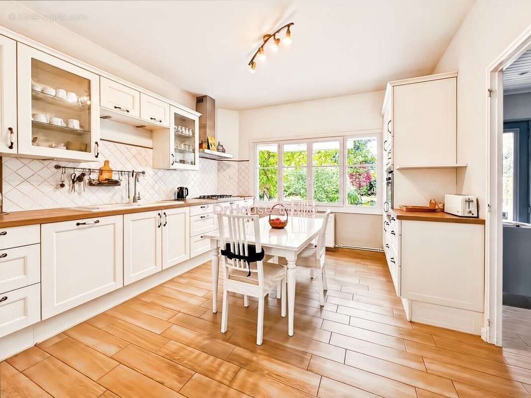 Maison 205 m² à Gond-Pontouvre  - photo 21