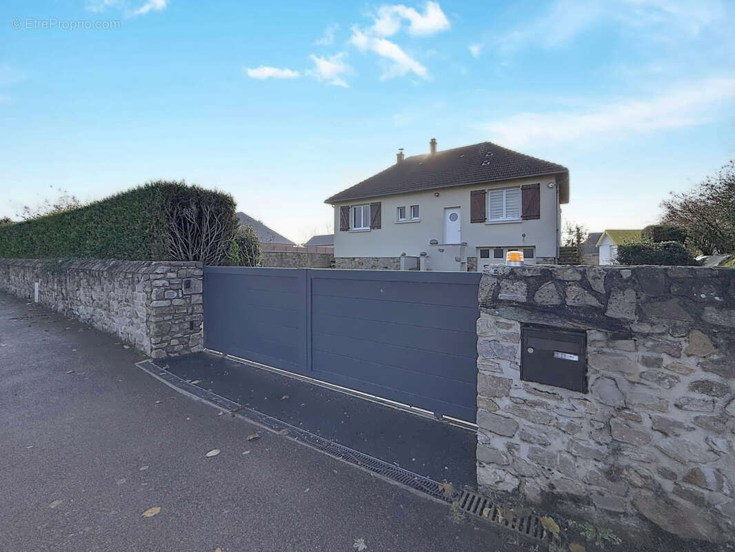 Maison à GOUVILLE-SUR-MER