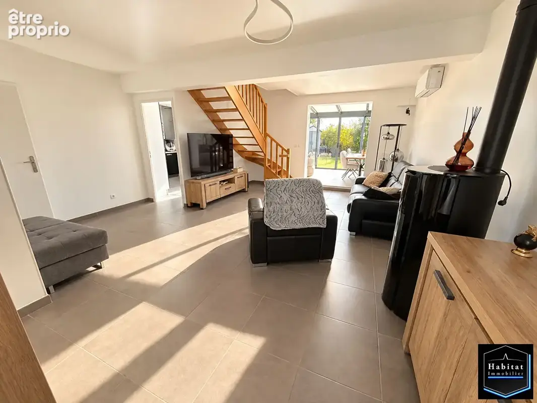 Maison 6 pièce(s) 120 m2 4 chambres Jardin 470m² Garage Véranda - photo 2