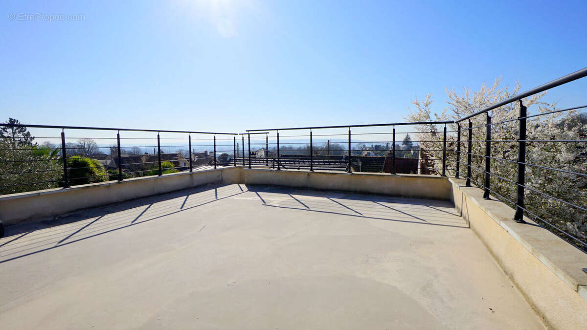 Maison à MEZY-SUR-SEINE