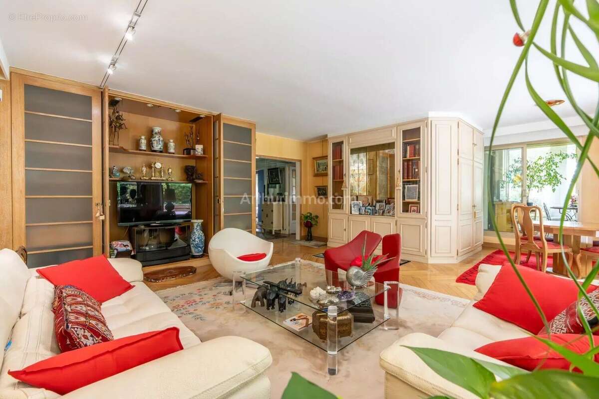 Appartement à NOGENT-SUR-MARNE