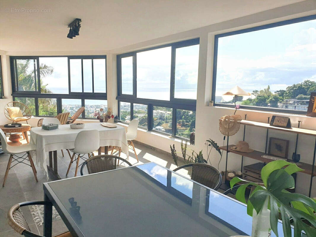 Maison 202 m² à Saint-Denis  - photo 8