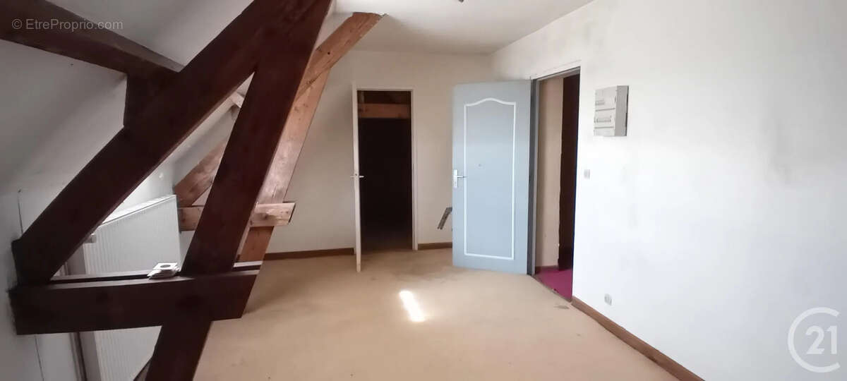 Maison à VILLERS-CARBONNEL