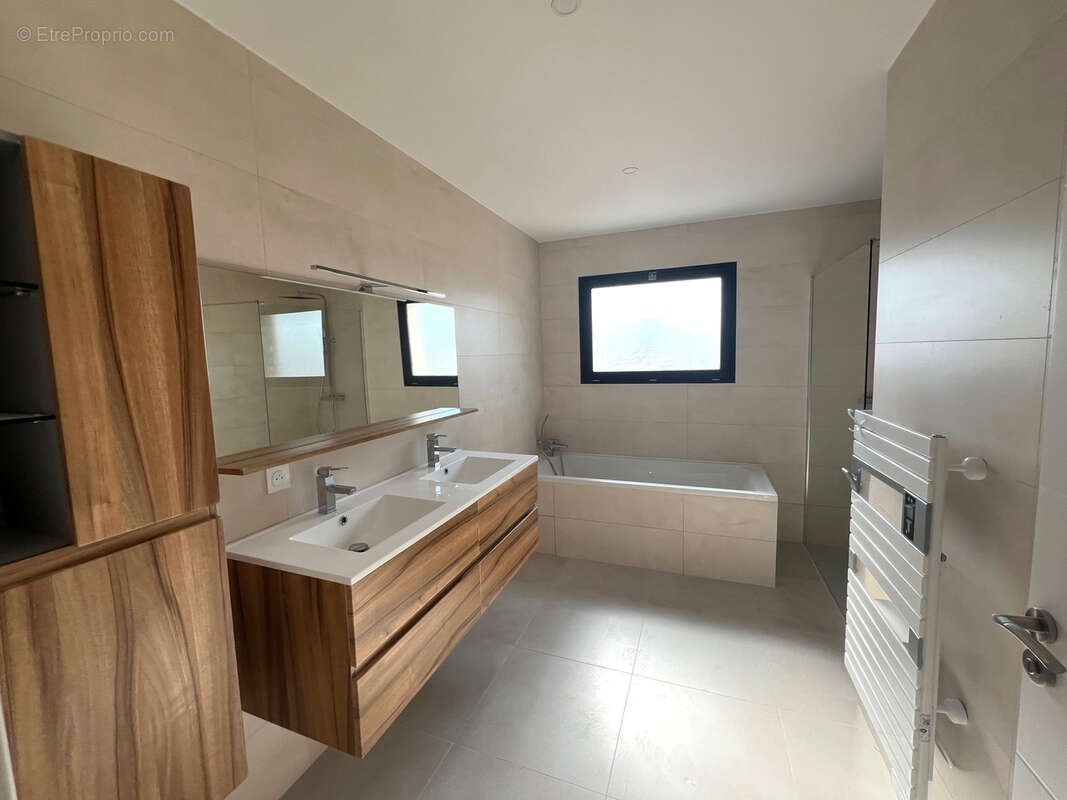 Maison à COLOMBIERS