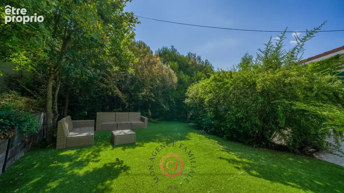 À Pessat - Villeneuve Maison familiale de 214m2 - photo 2