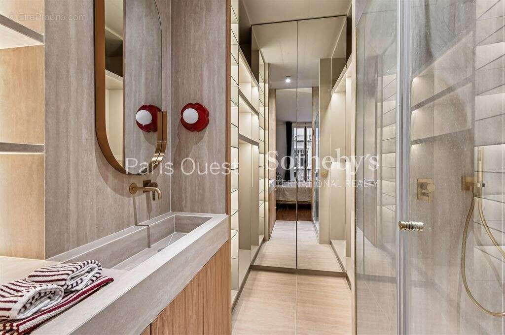 Appartement à PARIS-7E