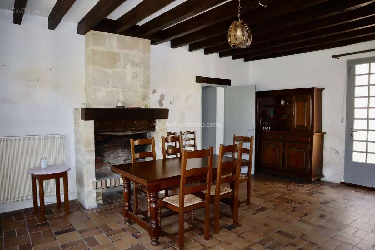 Maison à LA CHARTRE-SUR-LE-LOIR