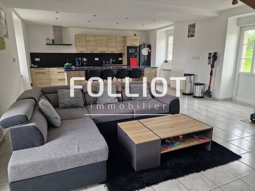 Maison à SAINT-SEBASTIEN-DE-RAIDS