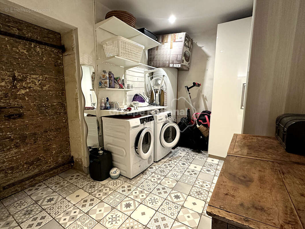 Caveirac Maison en pierres 4 chambres avec cour et parking - photo 8