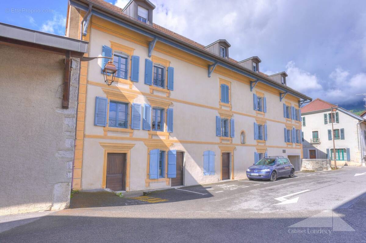 Appartement à THOIRY