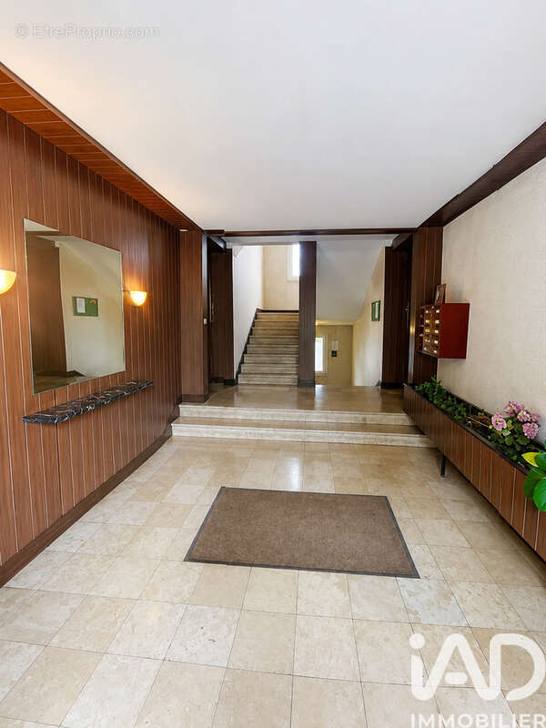 Photo 2 - Appartement à RUEIL-MALMAISON