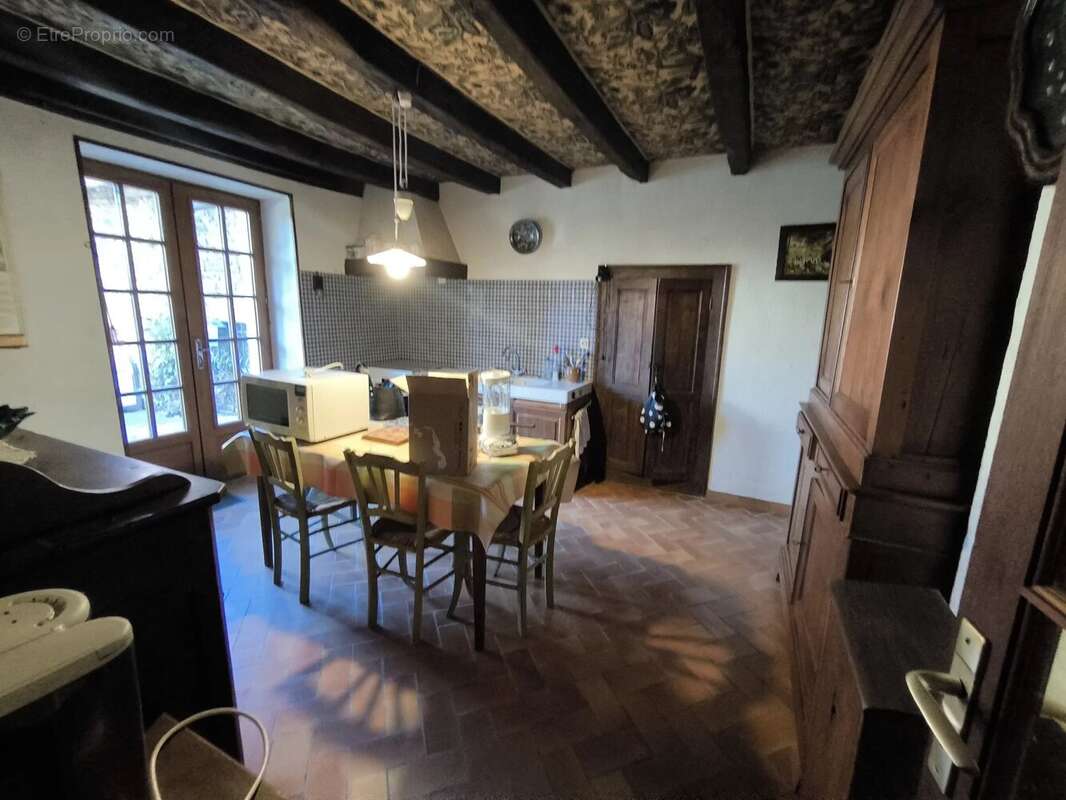 Maison à CHAILLAC-SUR-VIENNE