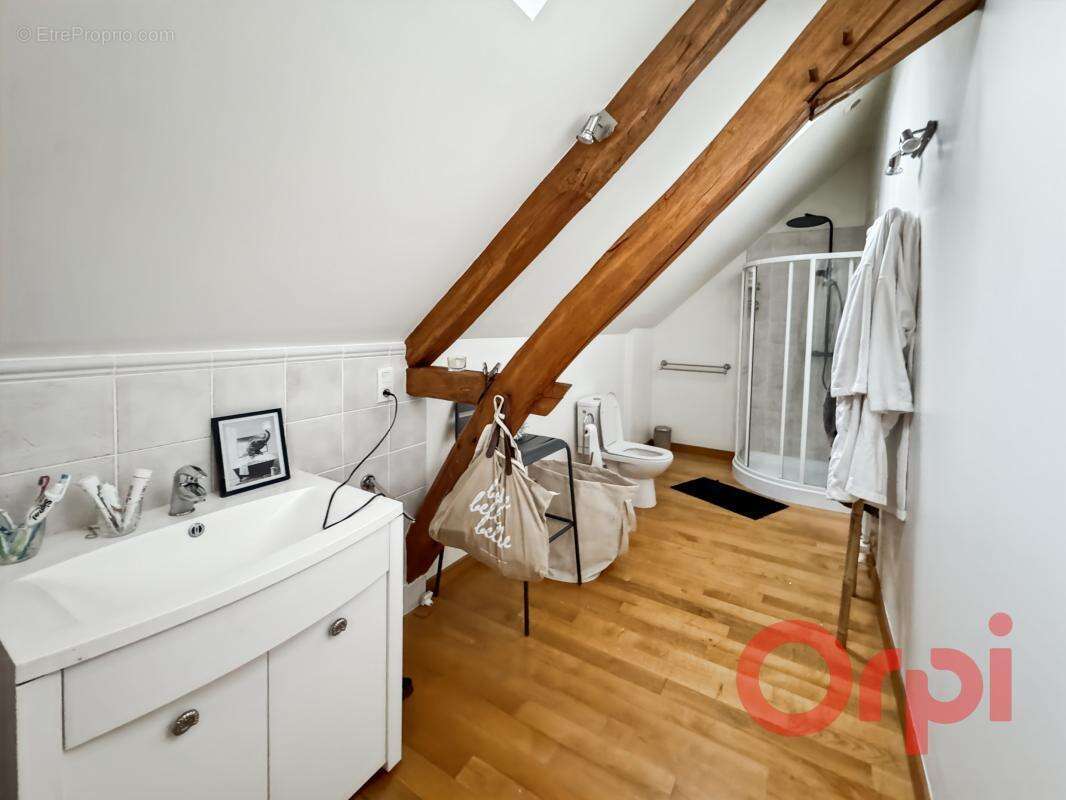 Maison à DUN-SUR-AURON