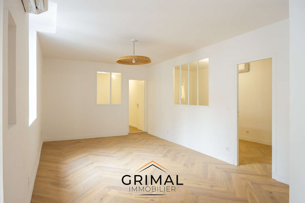 Appartement à MARSEILLE-1E