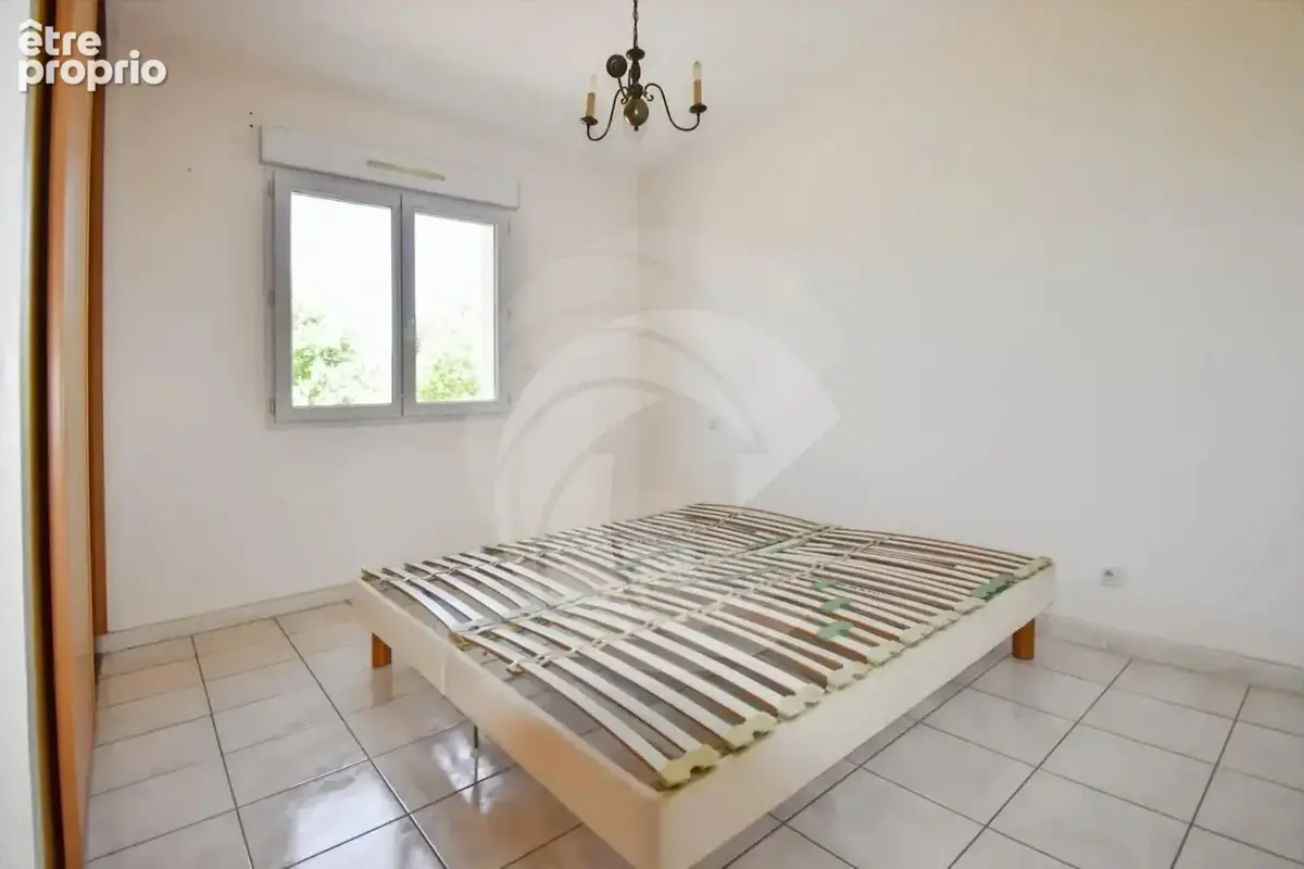 Maison T5 de 2003 avec sous-sol complet et grand terrain à Mirabel - photo 7
