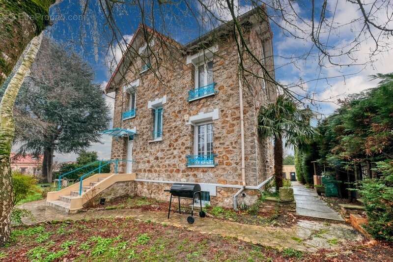 Maison bourgeoise en pierre de meulière 9 pièces - 6 chambres - Appartement indépendant - Savigny sur Orge (91) - photo 23