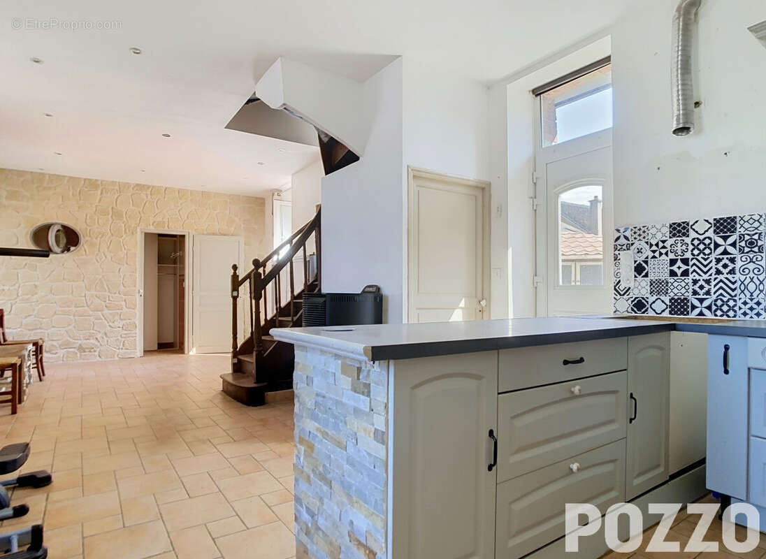 A vendre - maison de ville a pontorson - photo 4