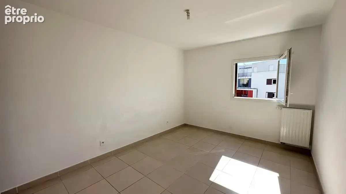 Appartement 3 pièces 63 m² à vendre à Hyeres (83400) - photo 4