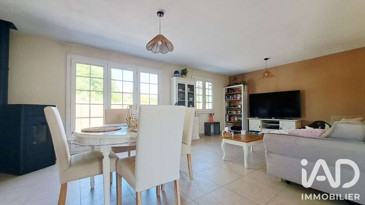 Photo 4 - Maison à CHEVILLON-SUR-HUILLARD
