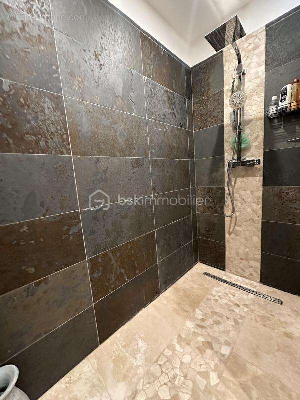 Maison à SAINT-LAURENT-DU-VAR