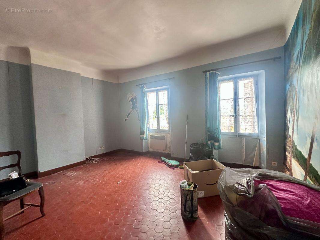 Appartement à MARSEILLE-11E