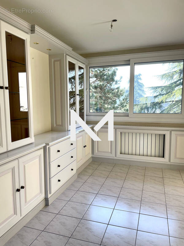 Appartement à SAINT-MARTIN-D'HERES