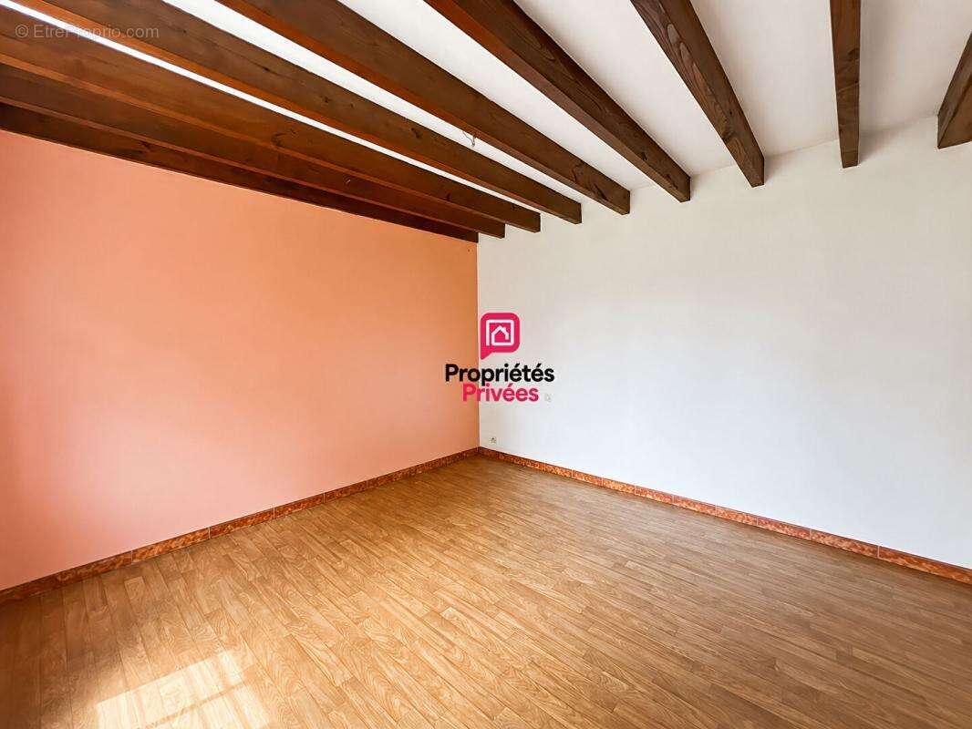 Maison en pierre 118 m² sur plus d'un hectare avec dépendances - photo 8