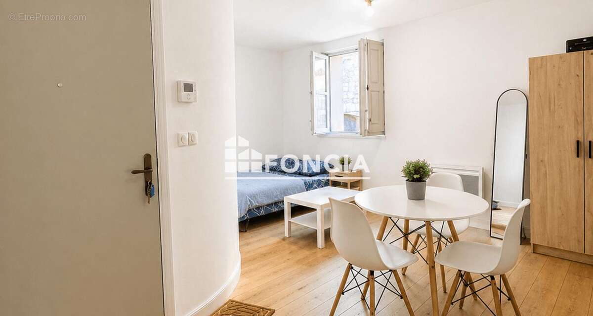 Appartement à AIGALIERS