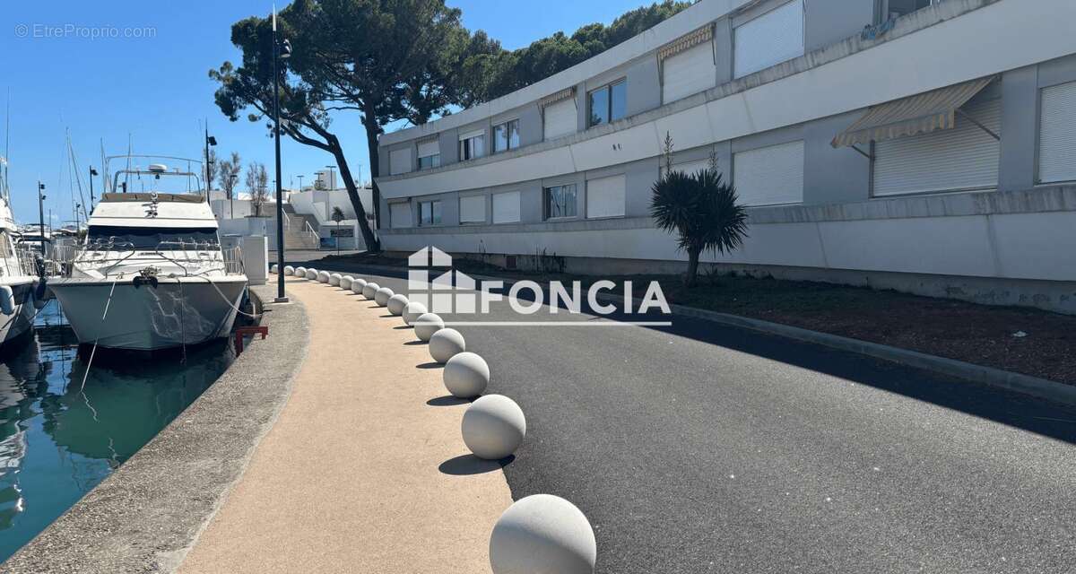 Appartement à VILLENEUVE-LOUBET