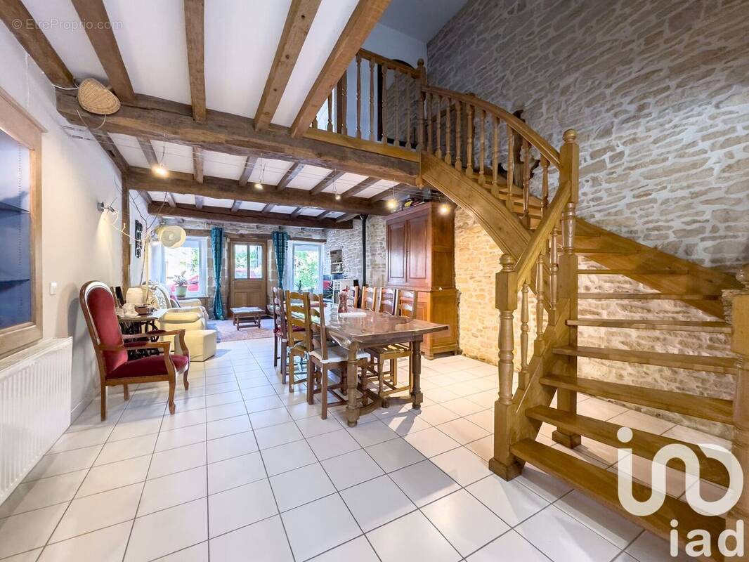 Photo 1 - Maison à POIX-TERRON