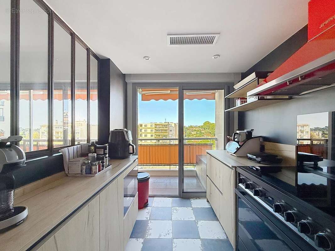 Appartement rénové de 115 m² Dernier etage au Cannet  - photo 4