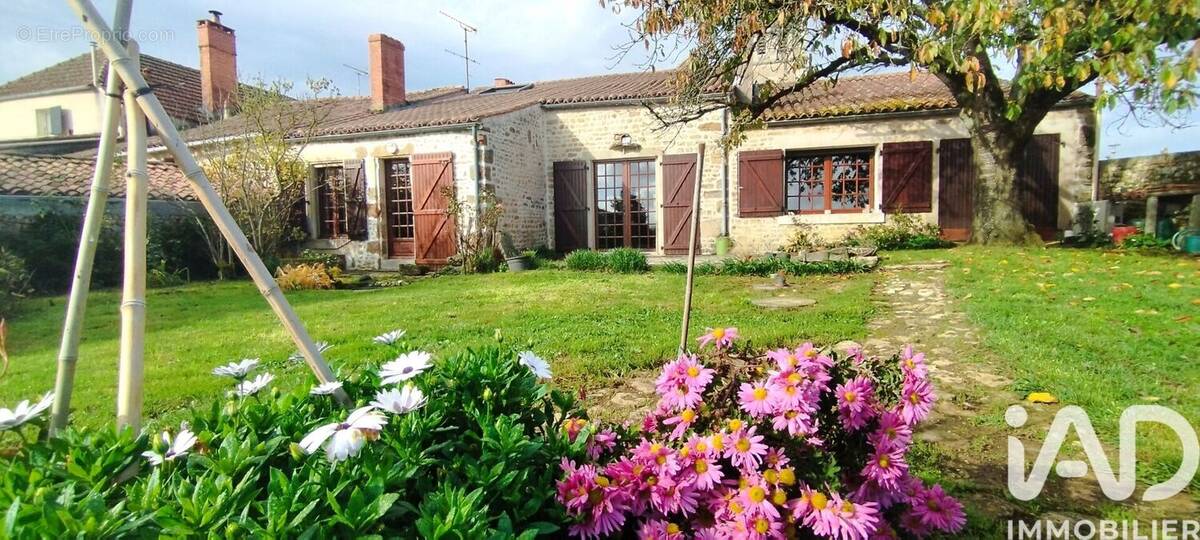 Photo 1 - Maison à MARSAIS-SAINTE-RADEGONDE